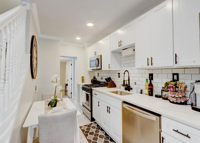 Elegant Urban Retreat - Walk To Patterson Park
