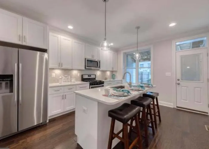 Beautiful Canton Home W/Rooftop Deck +Private Parking