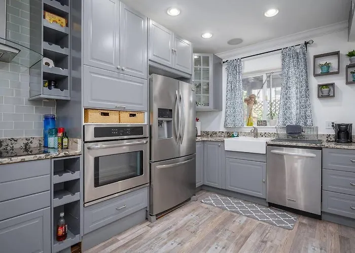 Johns Hopkins Historic Renovated Home - Fells Point!