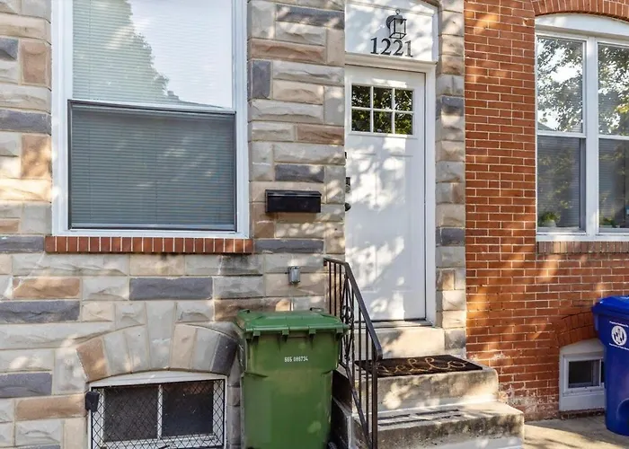 Charm City Homestay In Washington Village